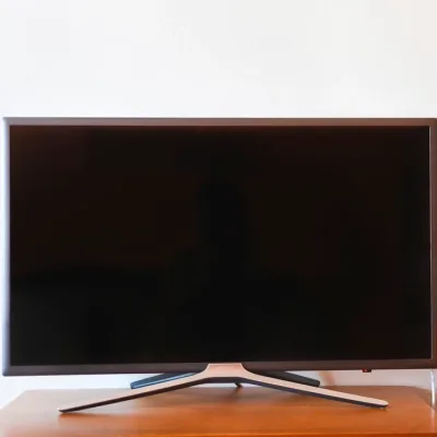 43" Full HD Smart TV